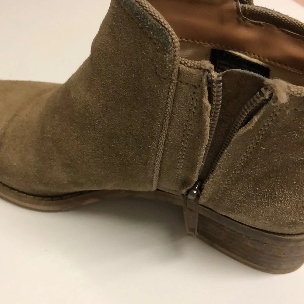Skechers Women's Ankle Boots Dark Tan Suede Leather Side Zip Booties Size 6.5